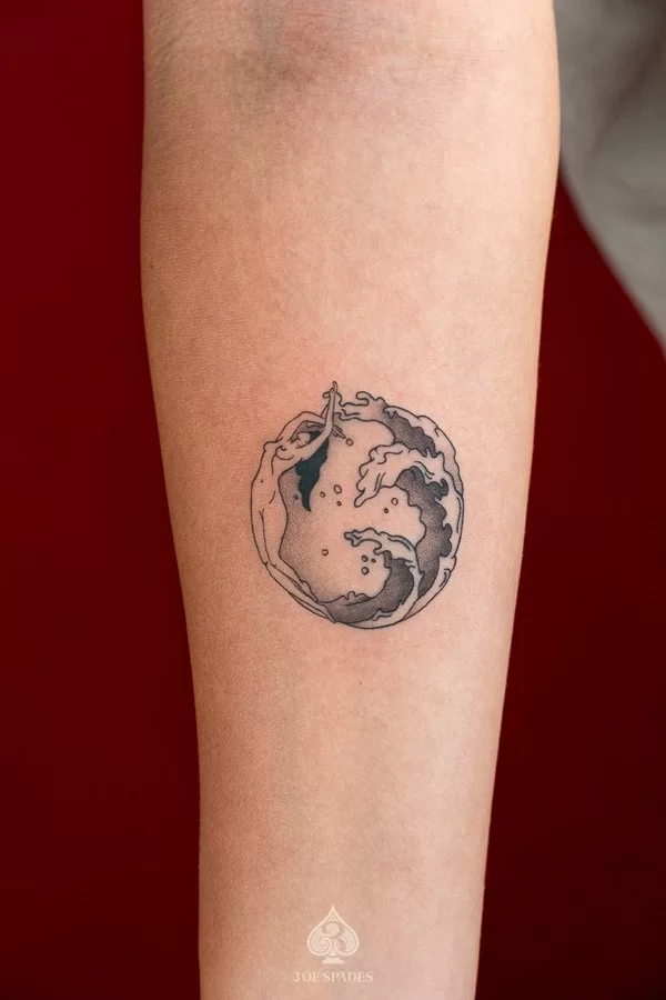 Blackwork Mermaid Wave