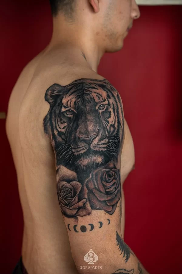 Blackwork Realism Tiger Tattoo | 3 of Spades Hanoi