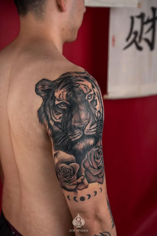 Blackwork Realism Tiger Tattoo | 3 of Spades Hanoi