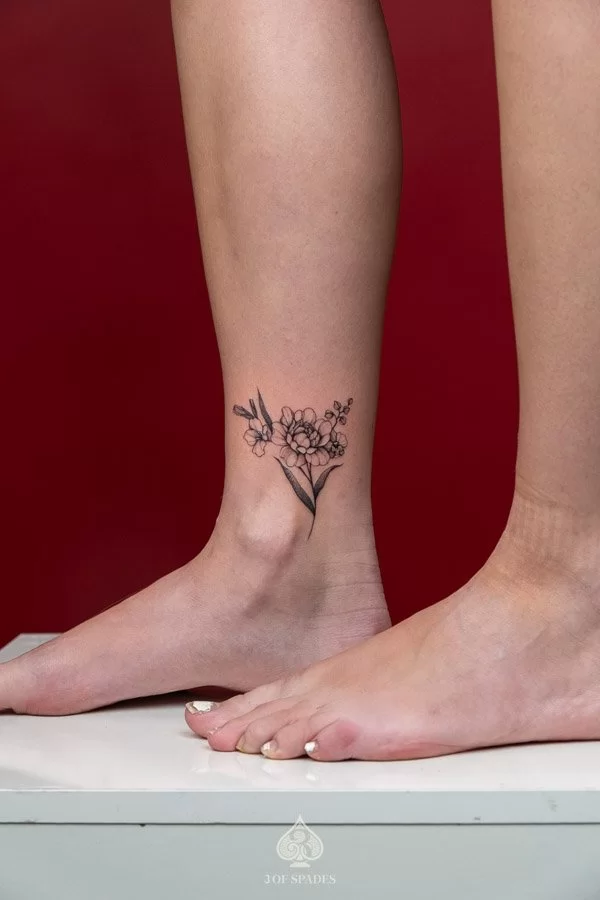 Mini Flower And Lettering Underboob