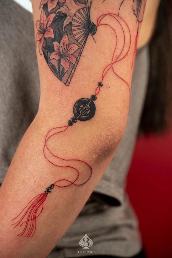 fan tattoo in hanoi