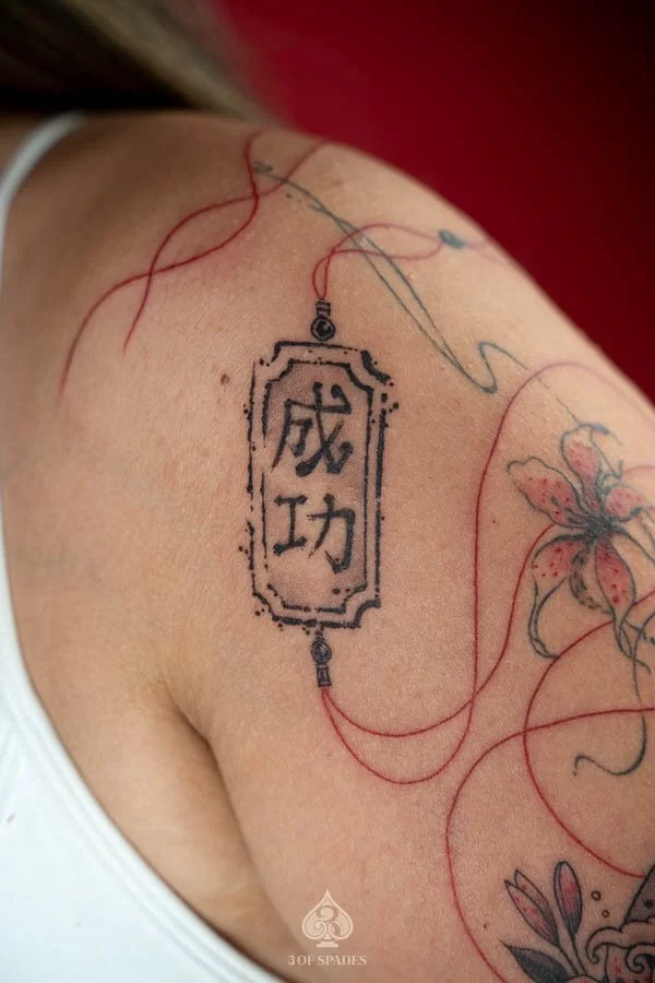 fan tattoo in hanoi
