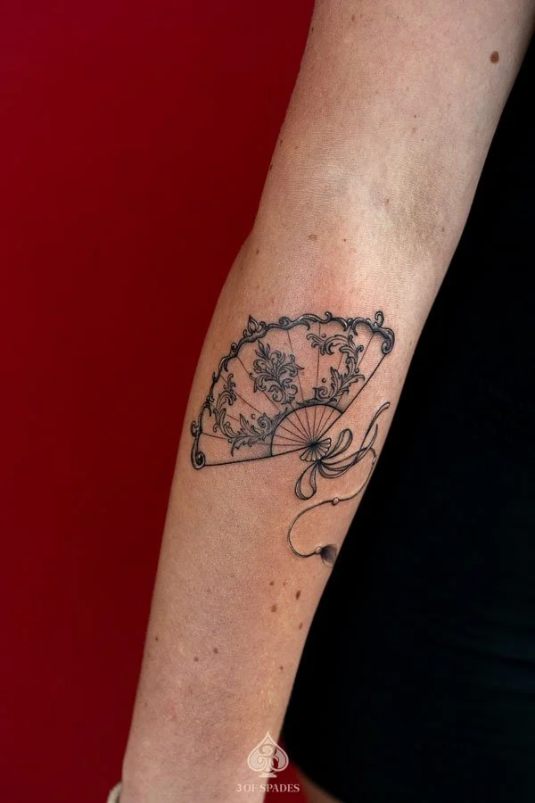 Gothic Flower Fan Tattoo | 3 of Spades Hanoi Tattoo