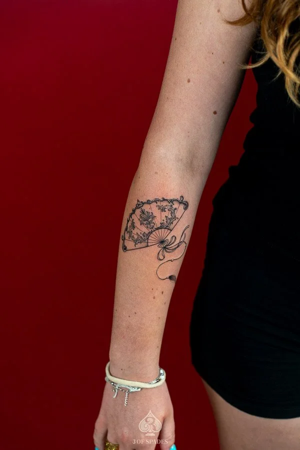 Gothic Flower Fan Tattoo | 3 of Spades Hanoi Tattoo