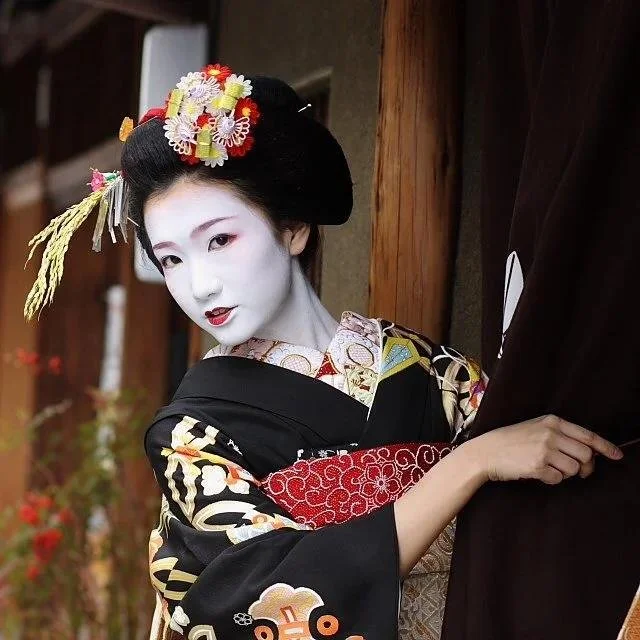 Geisha tattoo | geisha are Professional performing artists