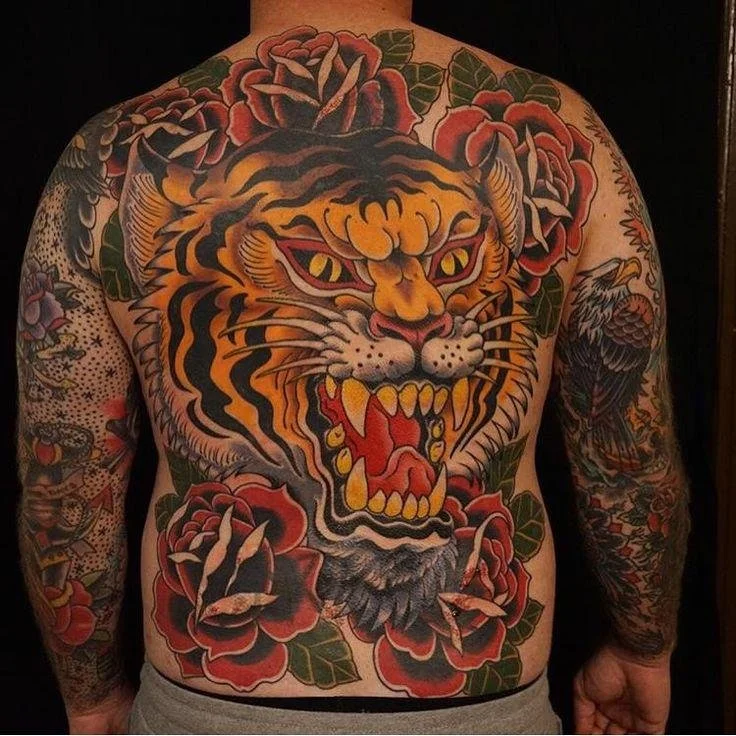 Oldschool Tiger Tattoo Suitable for larger compositions featuring a full-body tiger and additional decorative elements.
