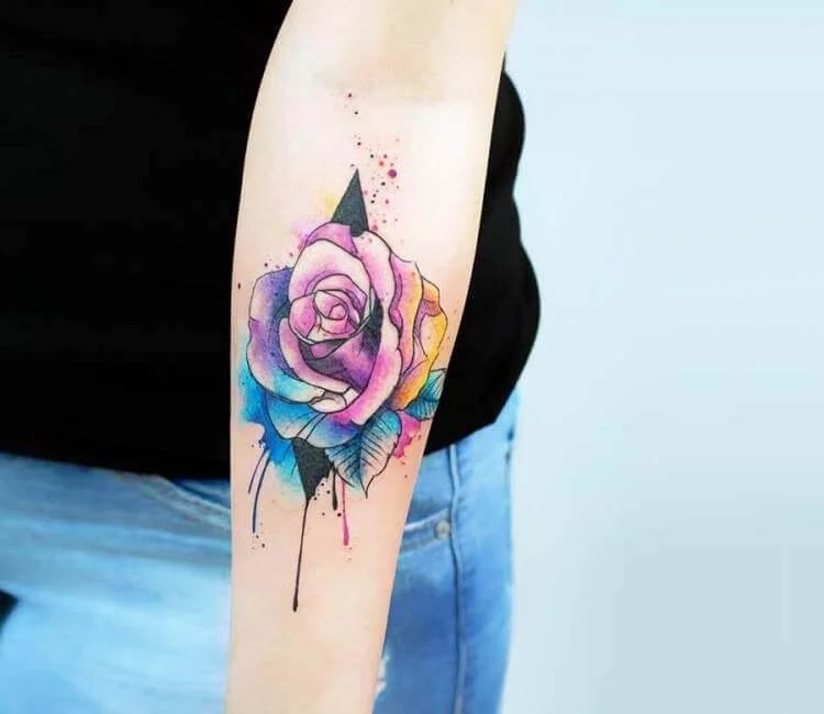 Do watercolor tattoo need black outlines?