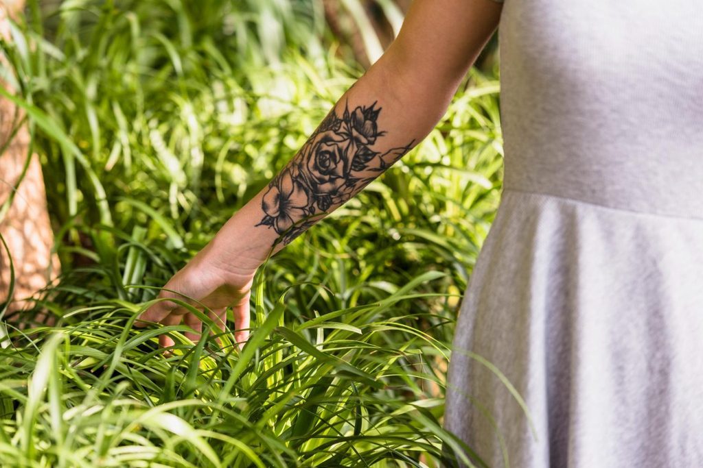 Does sunlight cause tattoos to fade